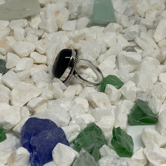 Silver Black Onyx Ring 15 CT . - Picture 3 of 5